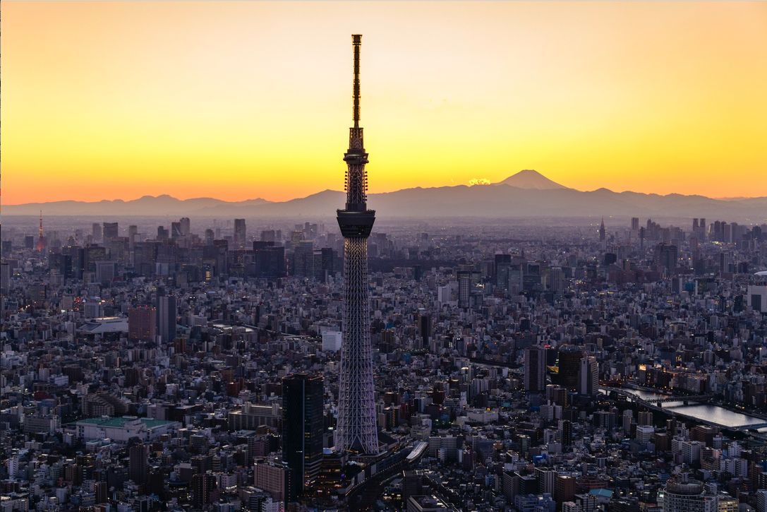 三日月宗近 スカイツリー　セット 𝐊𝐞𝐧 𝐌𝐨𝐫𝐢𝐲𝐚🕊️ | 🗼💙🌙*ﾟ スカイツリーと細い月 今夜
