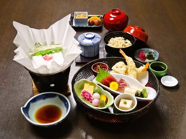 京都妙心寺塔頭 退蔵院拝観と花ごころでの昼食プラン